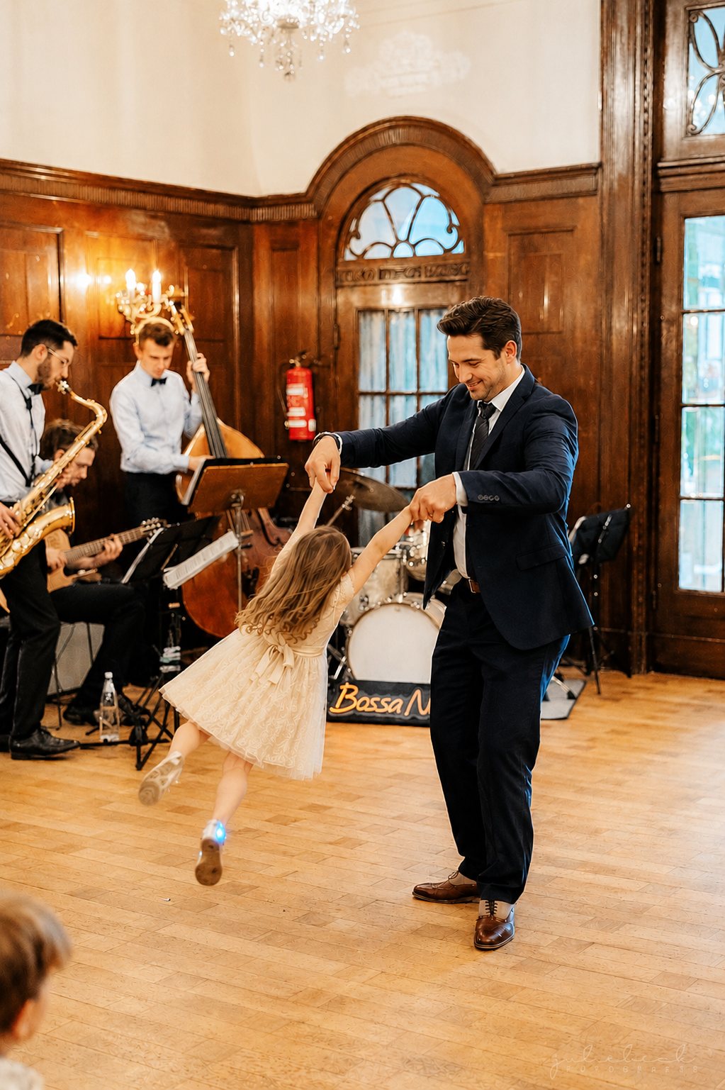 Tanzende Hochzeitsgäste – Bossa Nossa live bei einer Hochzeit in Leipzig