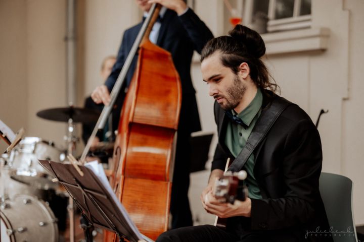 Bossa Nossa – Gitarrist und Kontrabass live